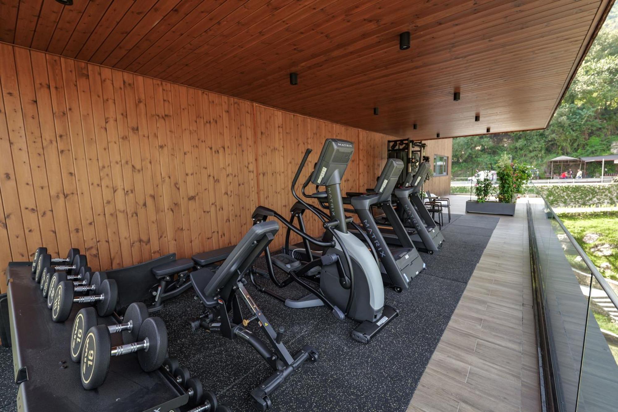 Hotel Uji Ftohte 4*