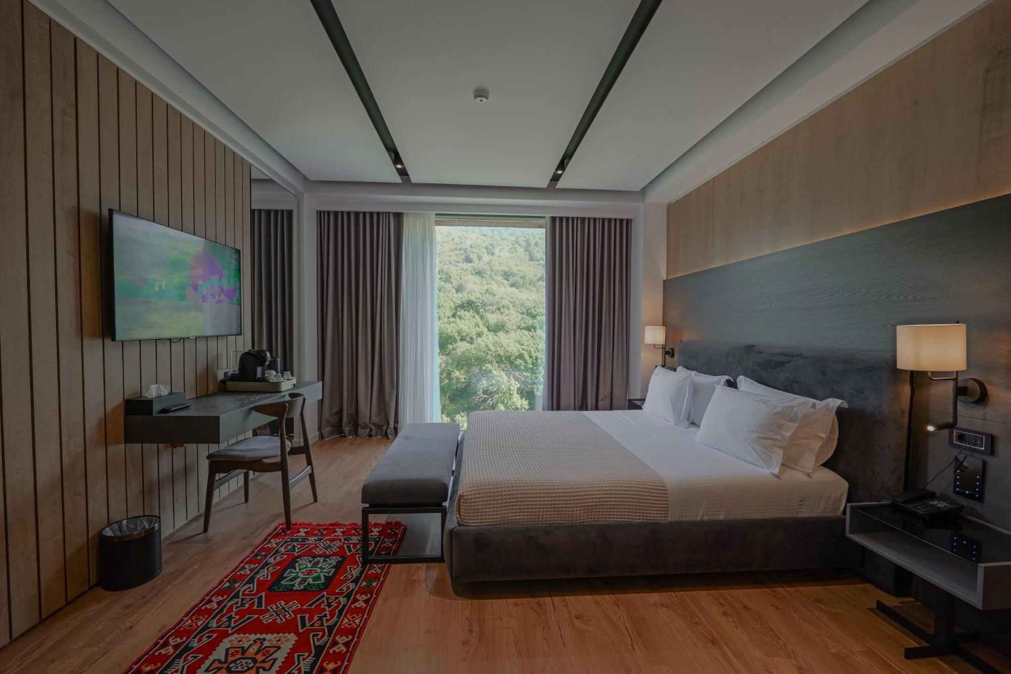 Uji Ftohte Hotel 4*