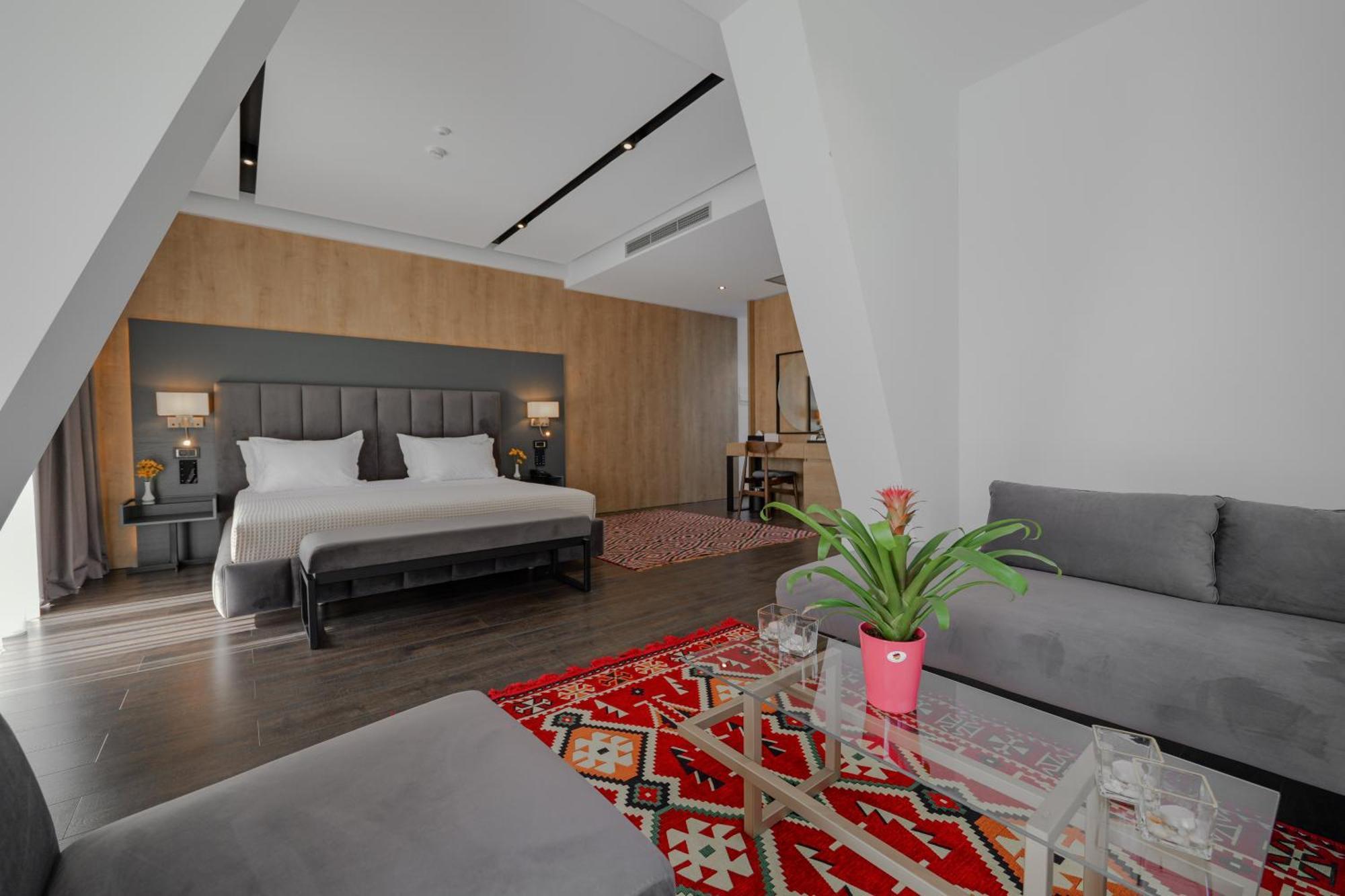 Uji Ftohte Hotel 4*